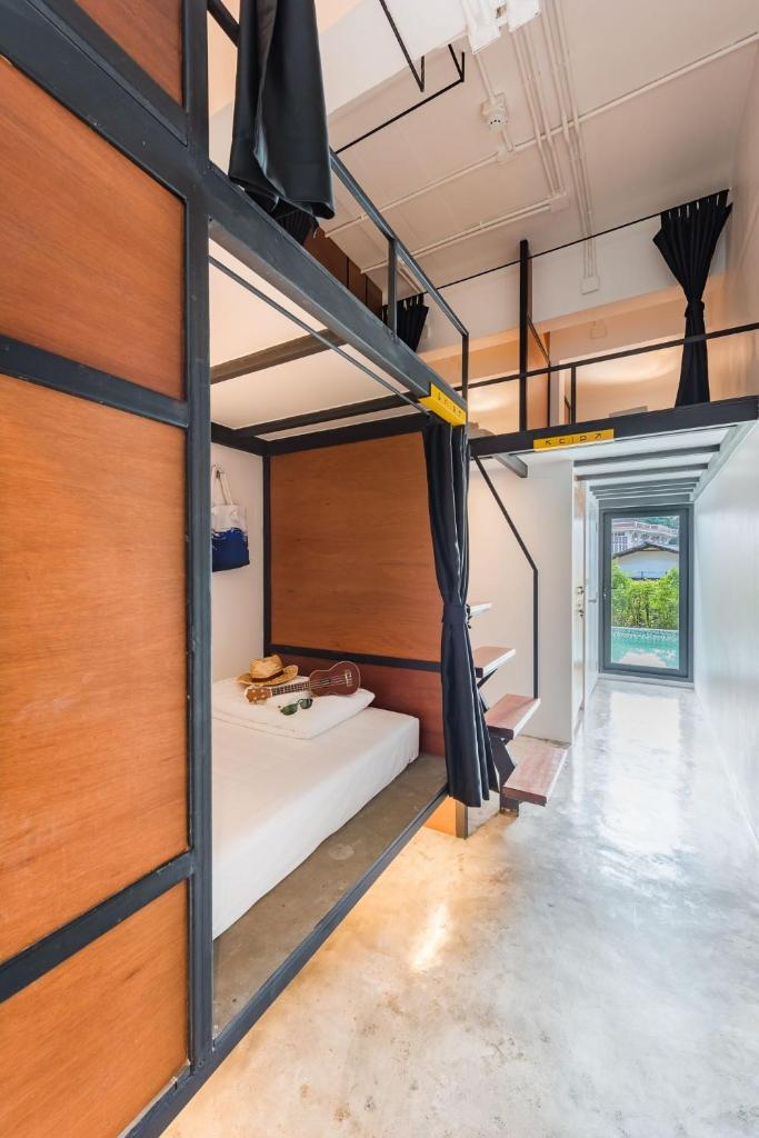 Четырехместный (Четырехместный номер), Book a Bed Poshtel