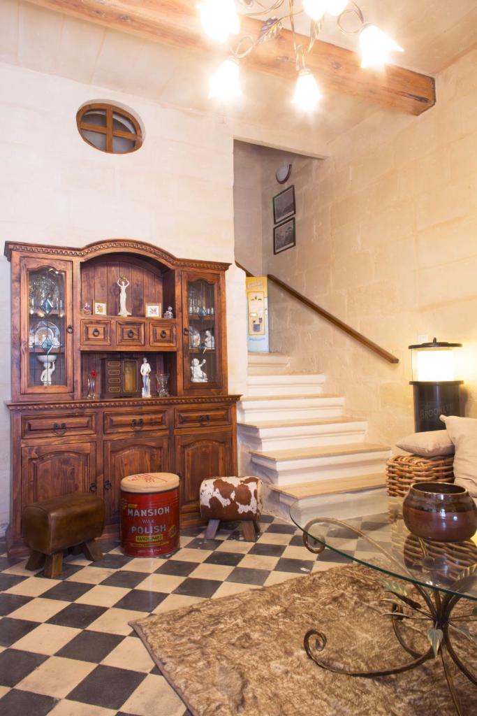 Maltese Town House Sliema - Tap to explore photos