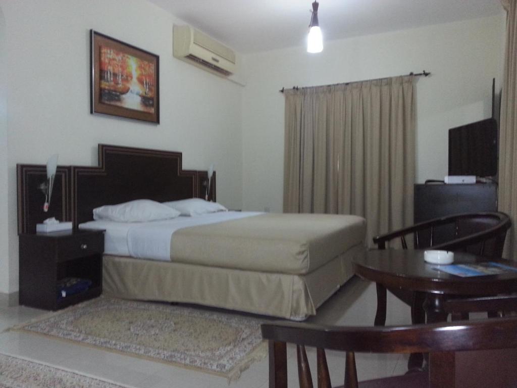 Двухместный (Двухместный номер Делюкс с 1 кроватью), Dolphin Hotel