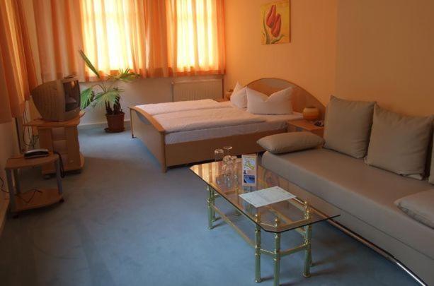 Hotel Kubrat an der Spree photo 4