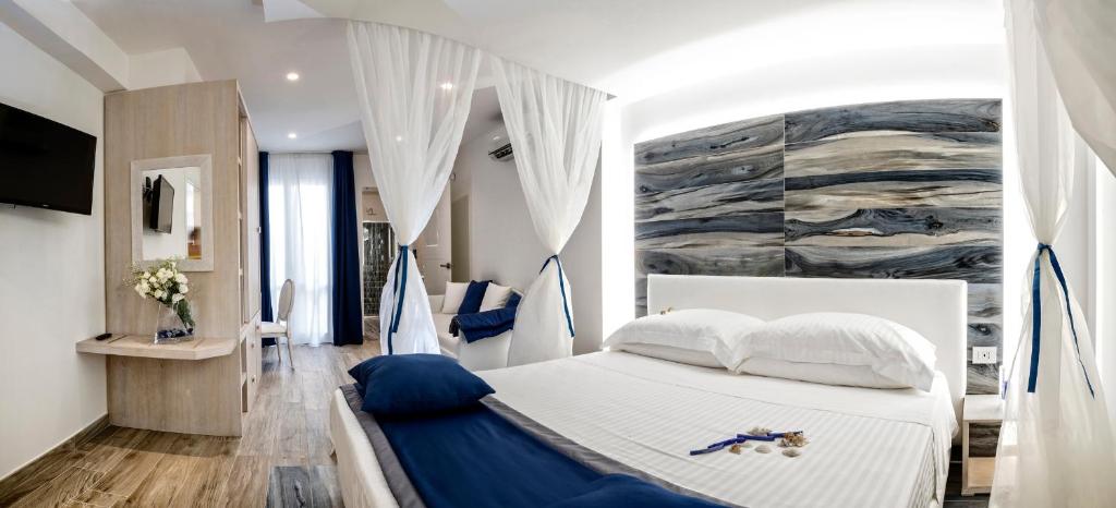 Il Mare Dentro Rooms - Tap to explore photos