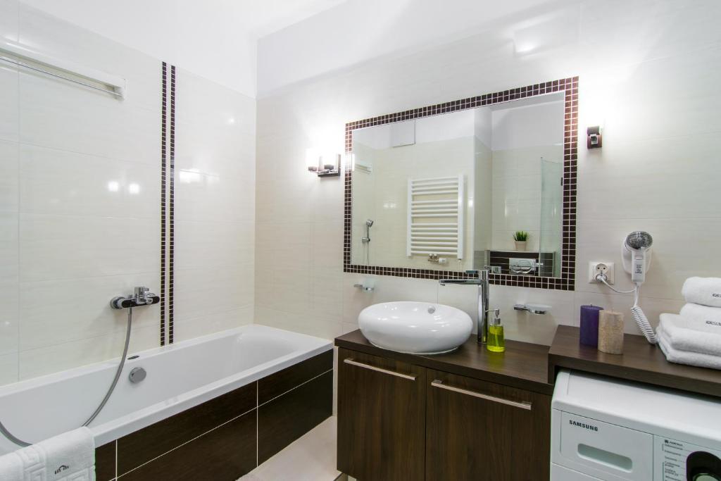 Апартаменты (Улучшенные апартаменты с 1 спальней), Exclusive Apartments – Atelier Residence