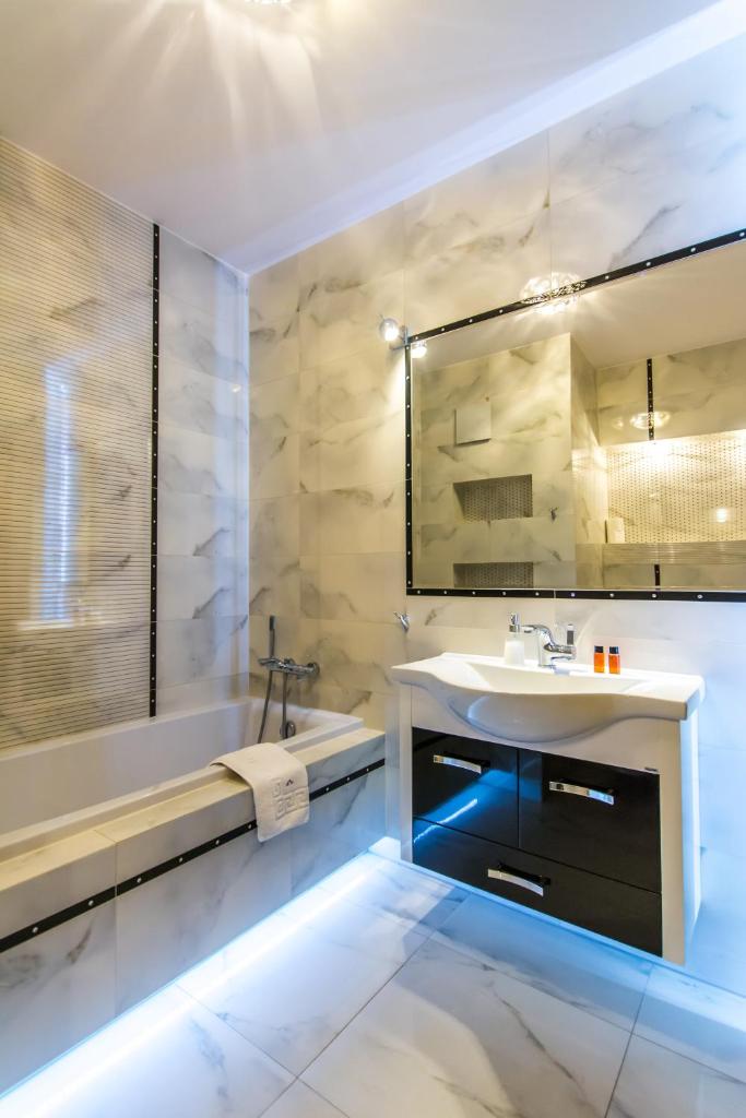 Апартаменты (Улучшенные апартаменты с 2 спальнями), Exclusive Apartments – Atelier Residence