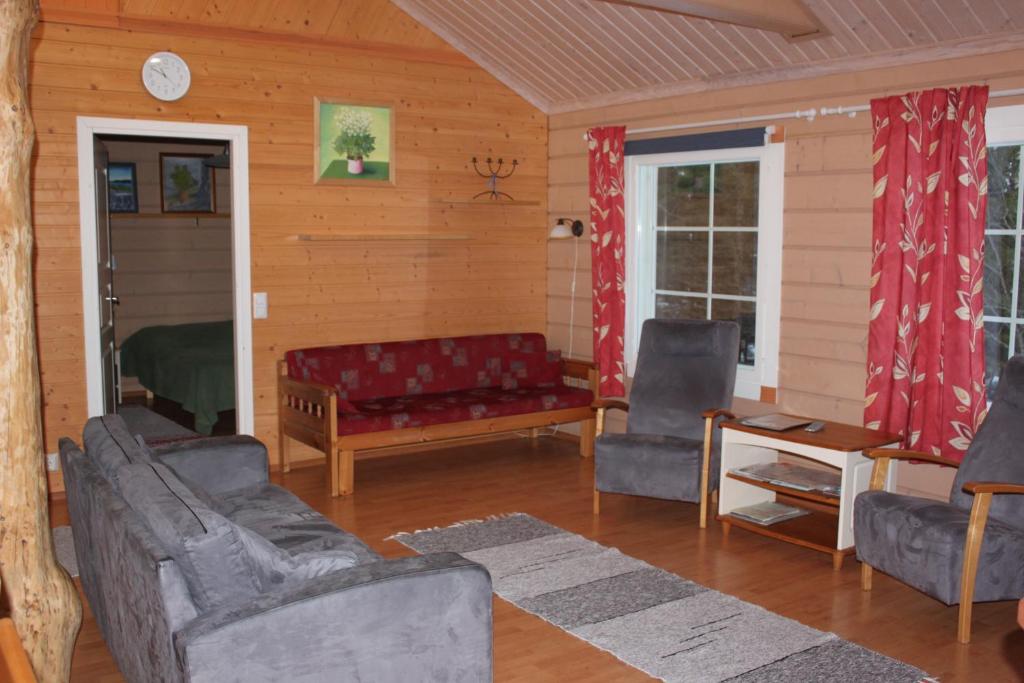 Kuusitorppa photo 4