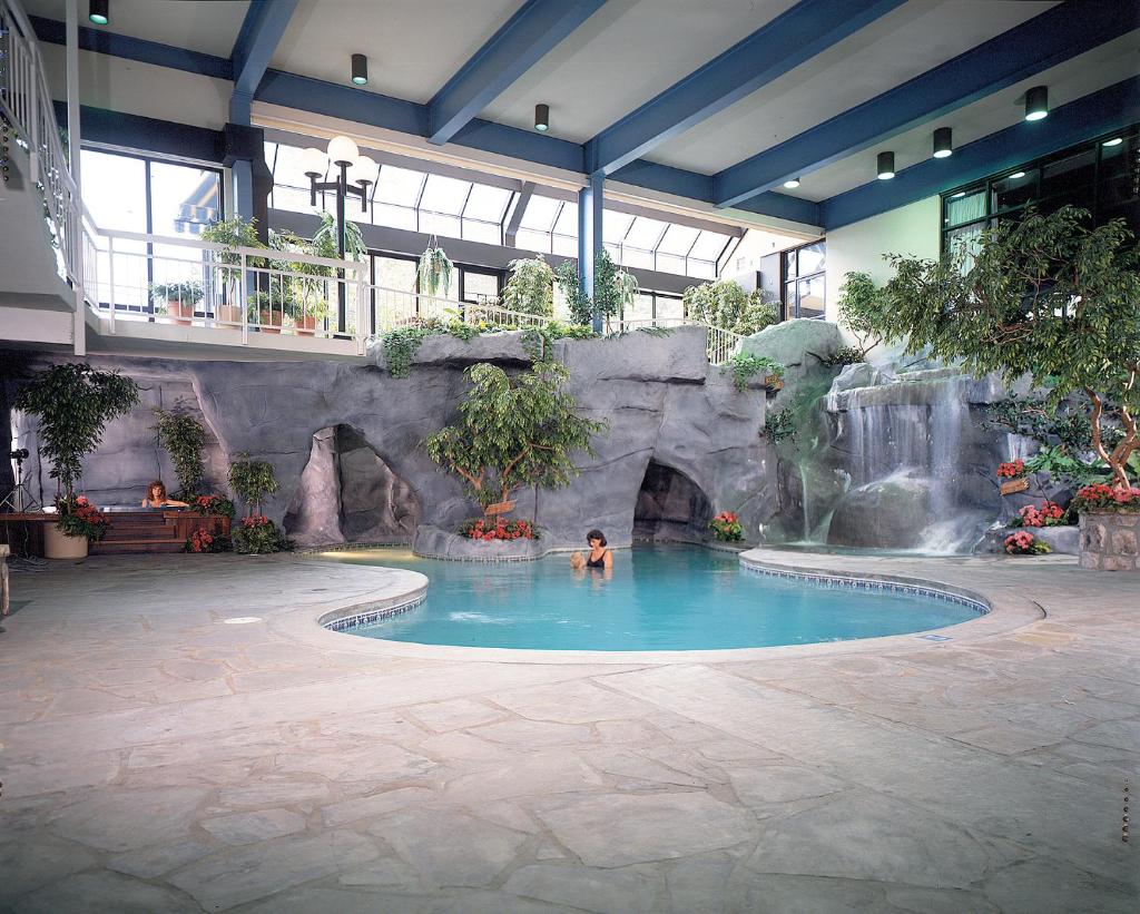 Sidney James Mountain Lodge image