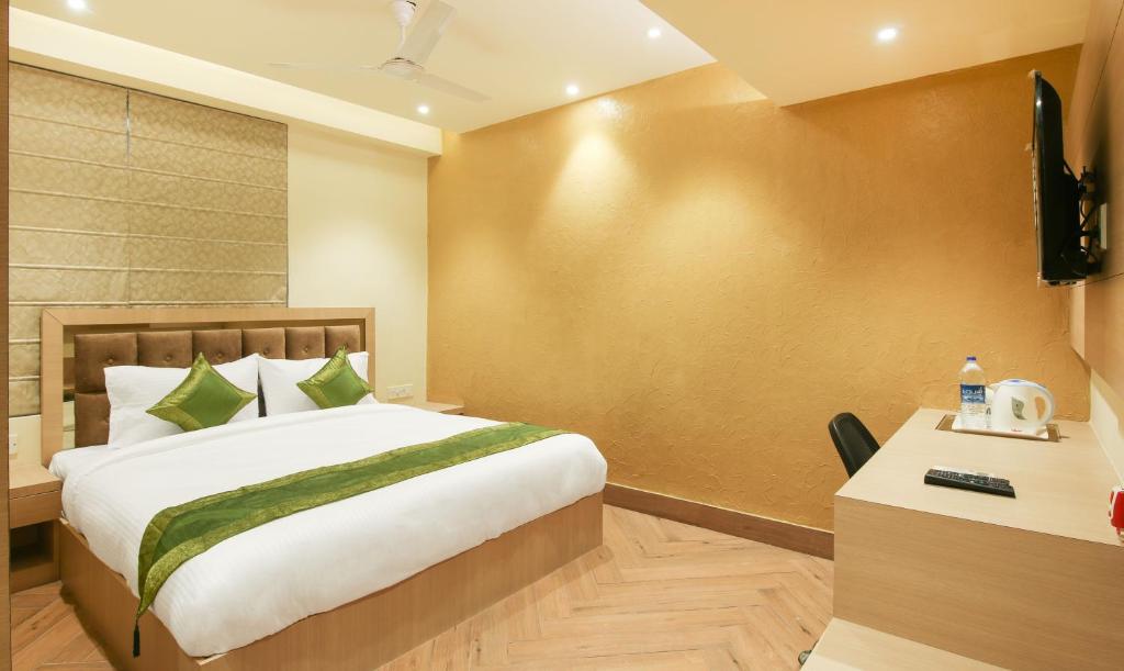 Двухместный ([Sanitized] Standard Double Room), Treebo Hoops