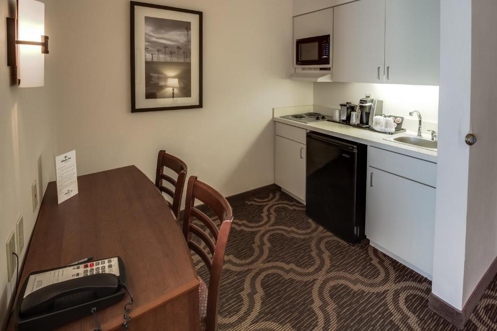 Ashmore Inn and Suites Lubbock photo 3