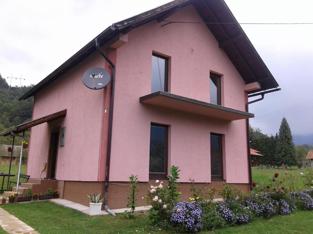 Rooms Violeta photo 1