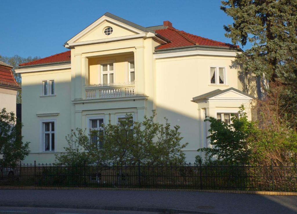 Villa Moeller, Markisch-Oderland