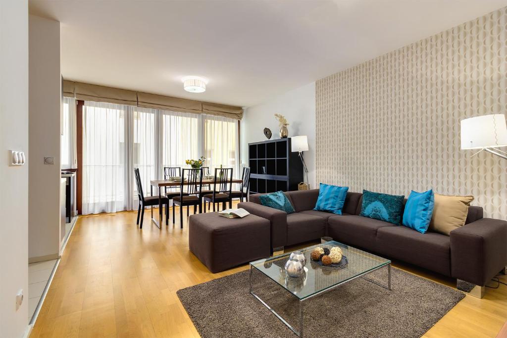 Апартаменты (Апартаменты с 2 спальнями и балконом), Quality Point Apartments