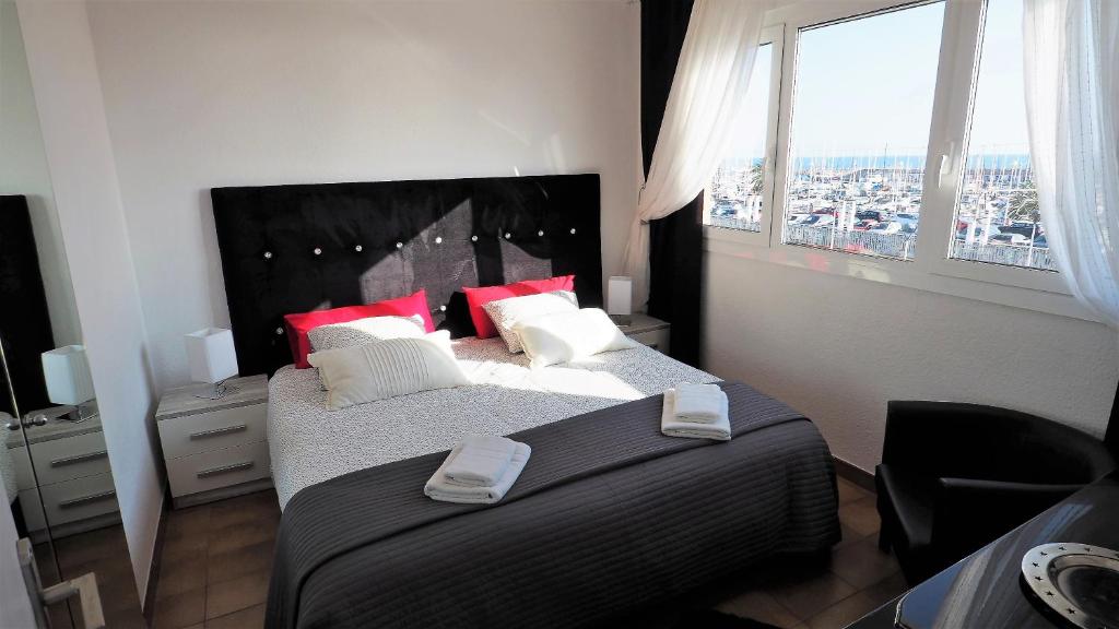 Cristina Port & Beach - Apartment photo 1