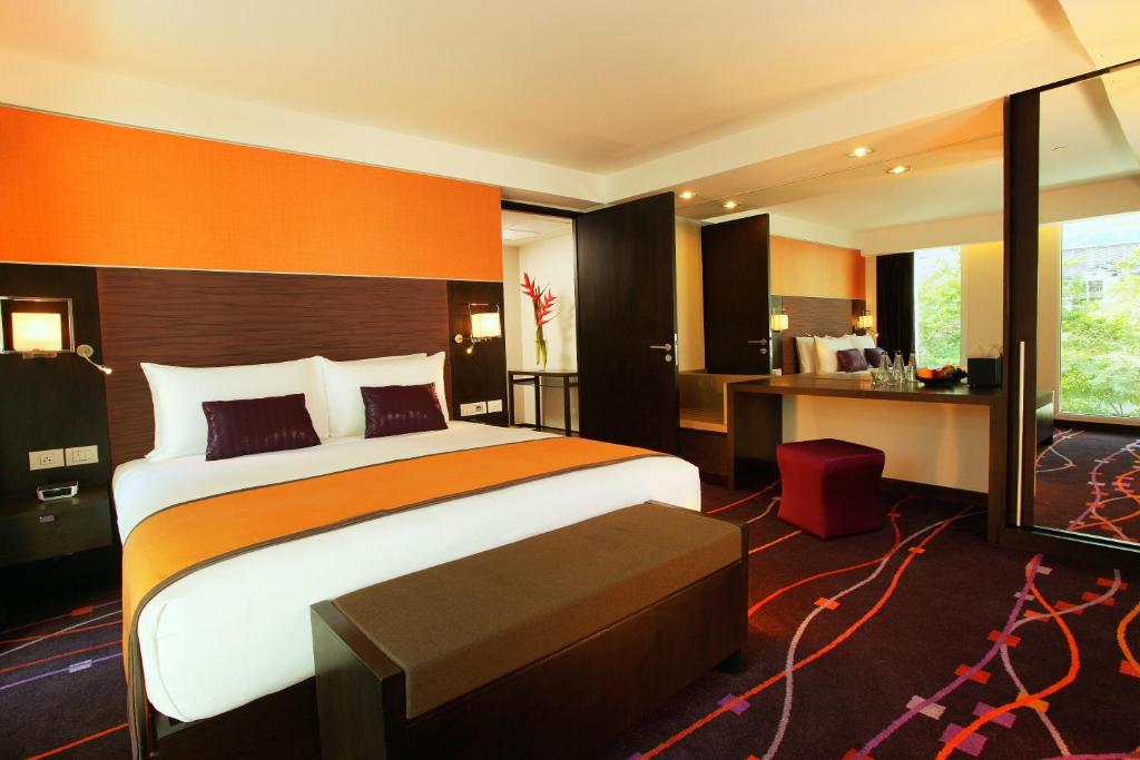 Сьюит (Люкс с 1 спальней), Отель Radisson Suites Bangkok Sukhumvit