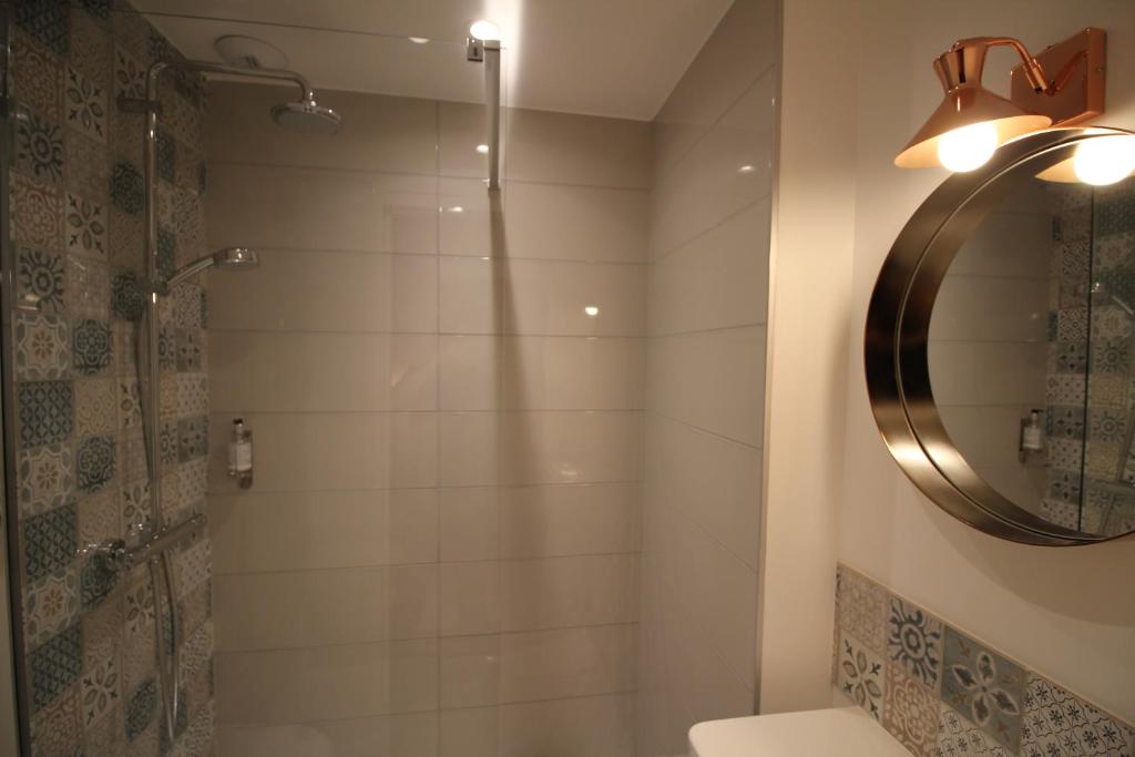 Hôtel La Fontaine Caen Centre photo 3