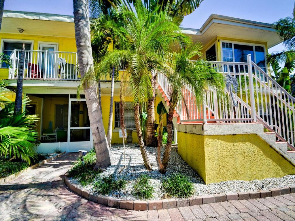 Palm Place 2 - Coconut Palm Beach getaway 623 photo 2