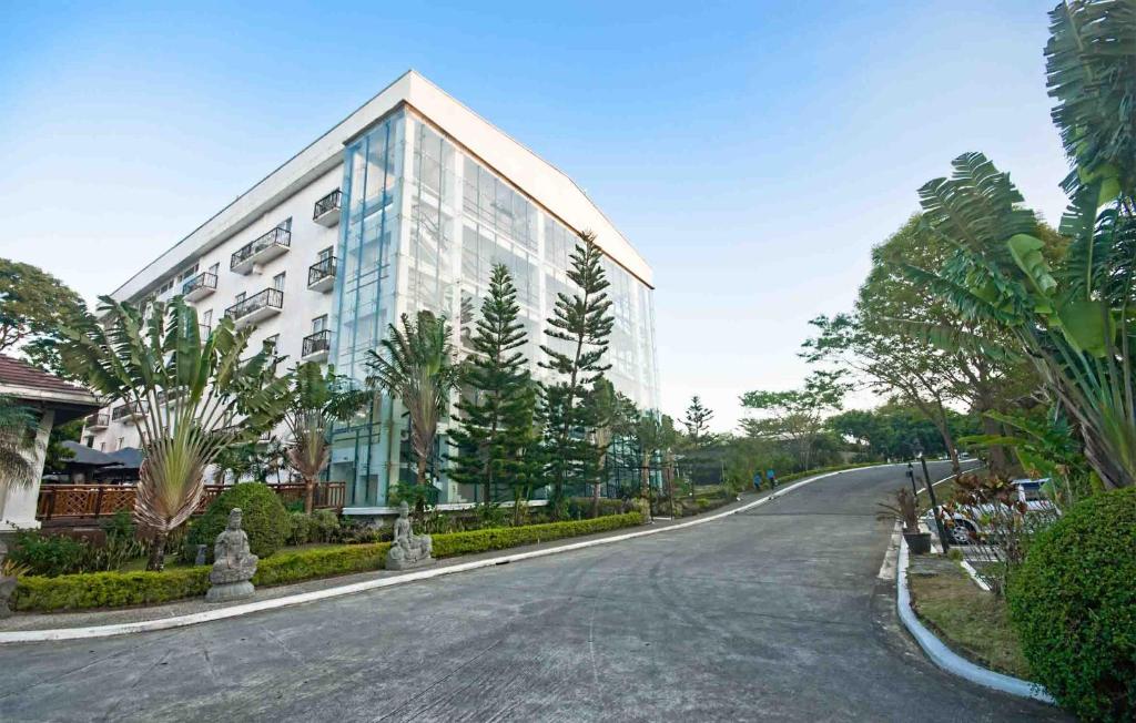 Forest Crest Nature Hotel and Resort Powered by ASTON photo 3