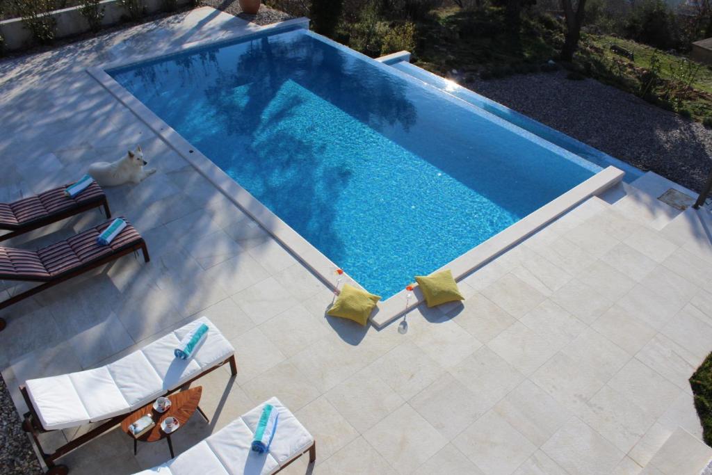 Secluded Villa with heated pool, garden and sea view photo 2