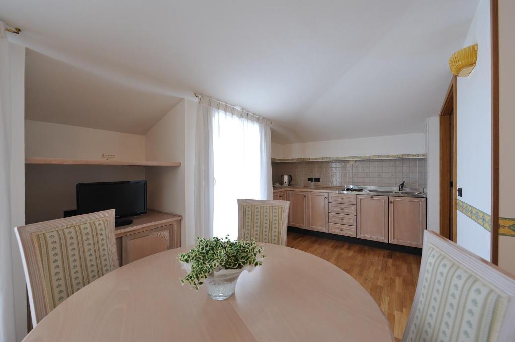 Soave Roxy Apartments - Tap to explore photos