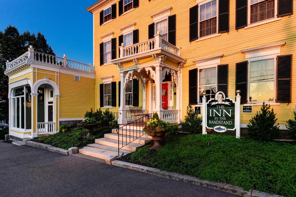 Inn By The Bandstand image