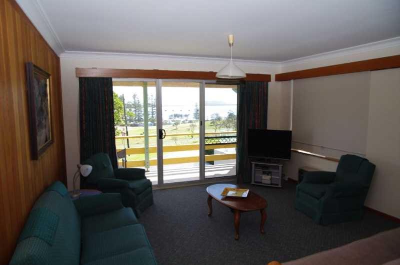 Oceanview, 6 Stewart Street photo 3