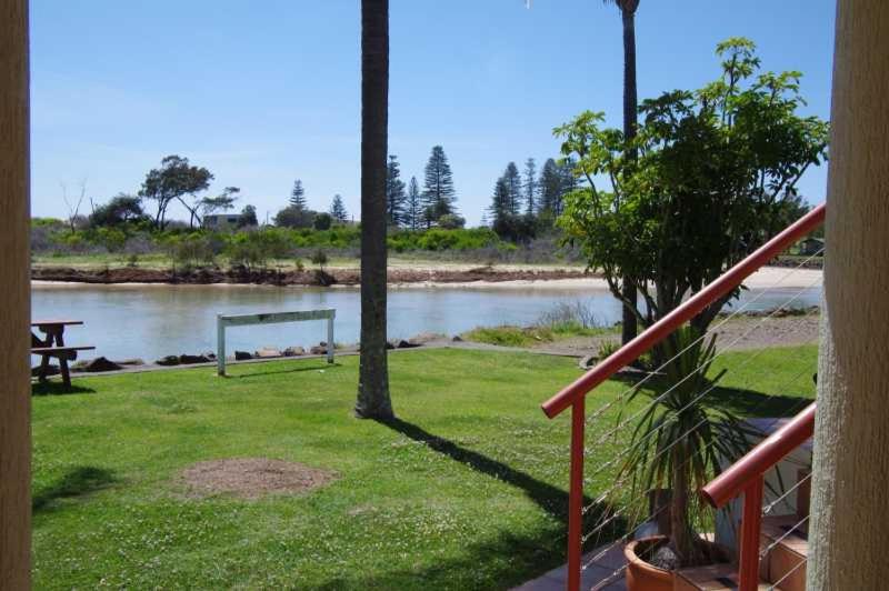 Beachfront 2, 25 Willow Street photo 2
