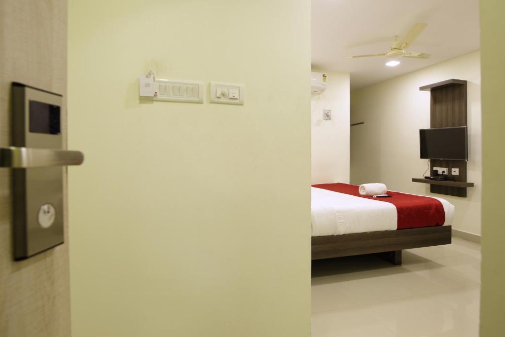 Двухместный (Улучшенный номер с кроватью размера «king-size»), Venture Park, OMR, Thoraipakkam, Chennai