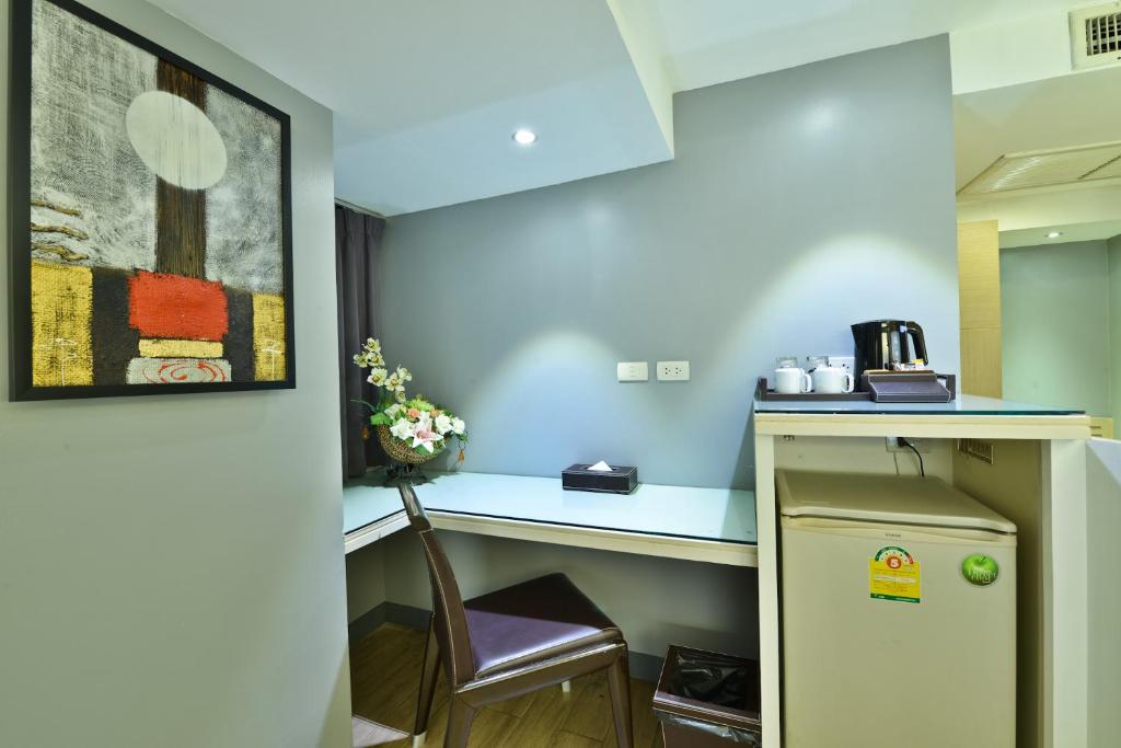 Сьюит (Представительский номер с кроватью размера «king-size»), Prestige Suites