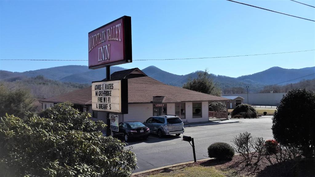 Mountain Valley Inn Dillard image