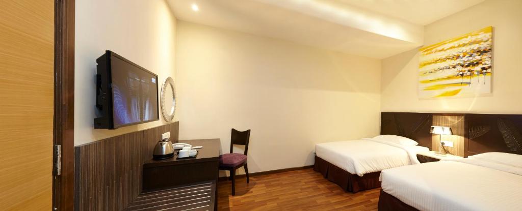 Двухместный (Двухместный номер Делюкс с 2 отдельными кроватями), Hotel Six Seasons @ Mid Valley