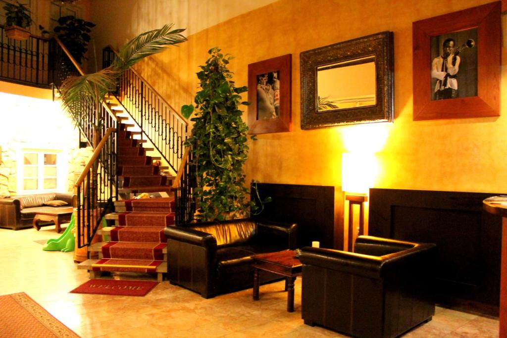 Enjoy Inn photo 3