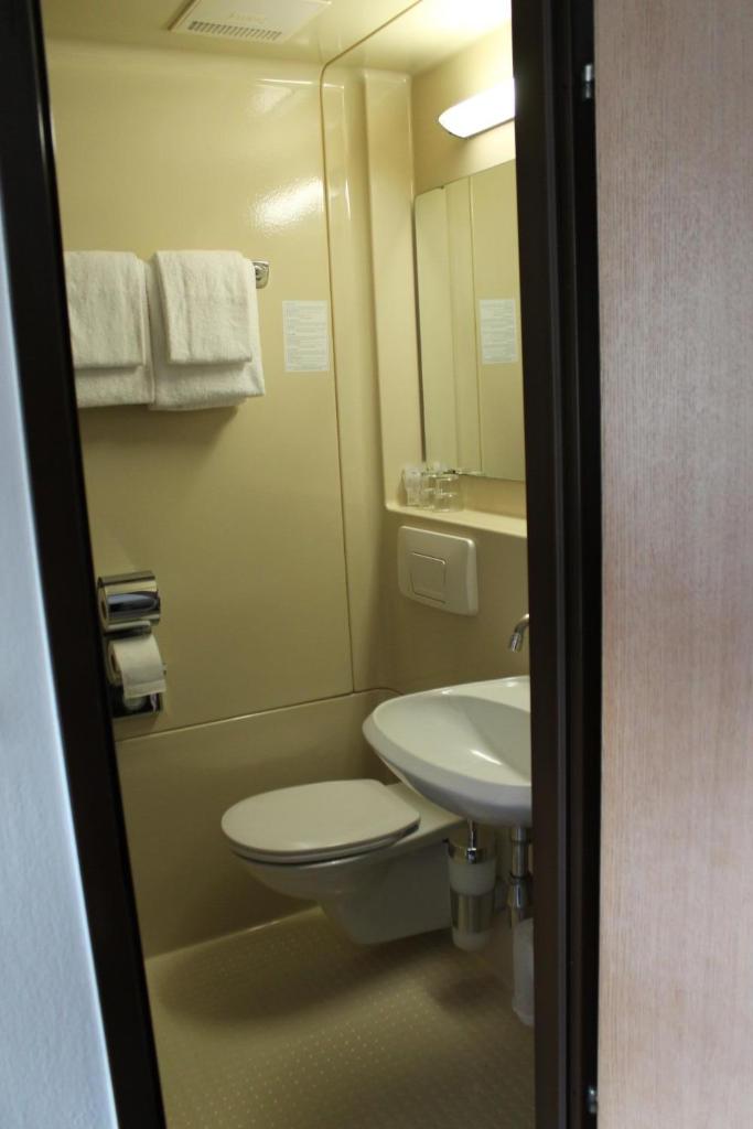 Двухместный (Двухместный номер с 2 отдельными кроватями), Hotel Goldene Krone Innsbruck