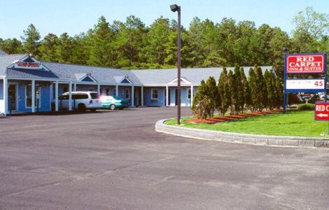 Red Carpet Inn & Suites Hammonton NJ Route-30E - Tap to explore photos