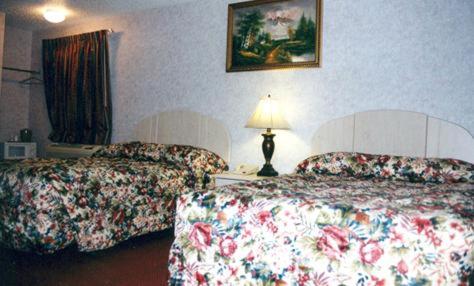 Red Carpet Inn & Suites Hammonton NJ Route-30E - Tap to explore photos