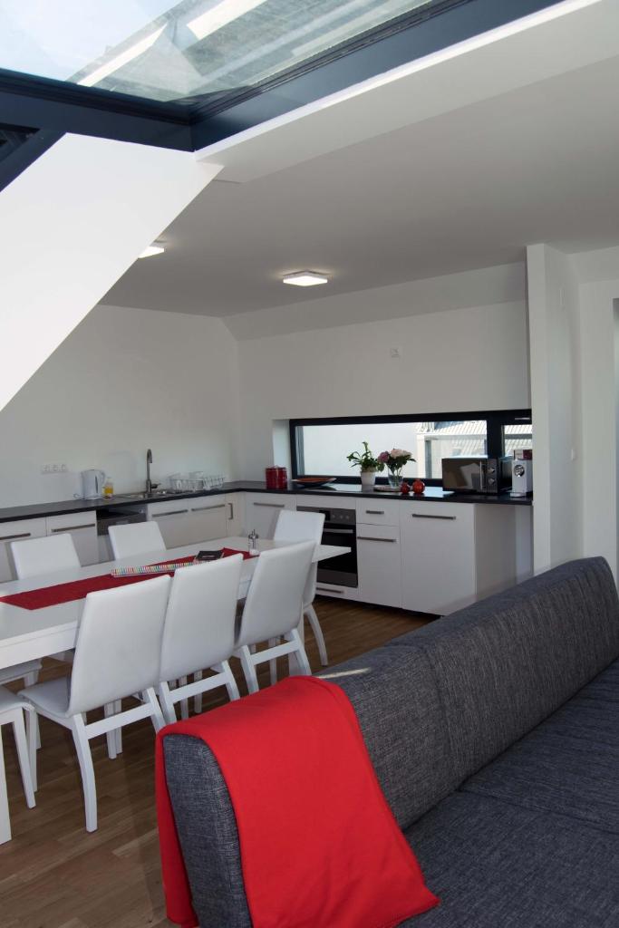 Апартаменты (Апартаменты в пентхаусе с 2 спальнями), Betariel Apartments S22