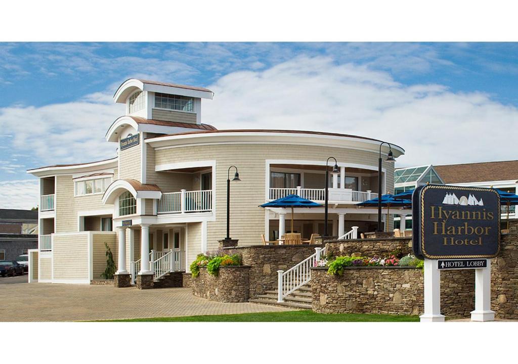 Hyannis Harbor Hotel photo 1