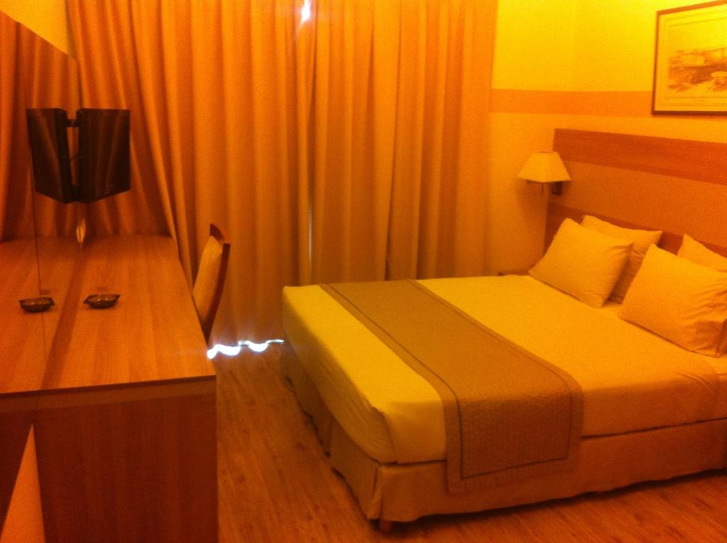 Padova Hotel - Tap to explore photos