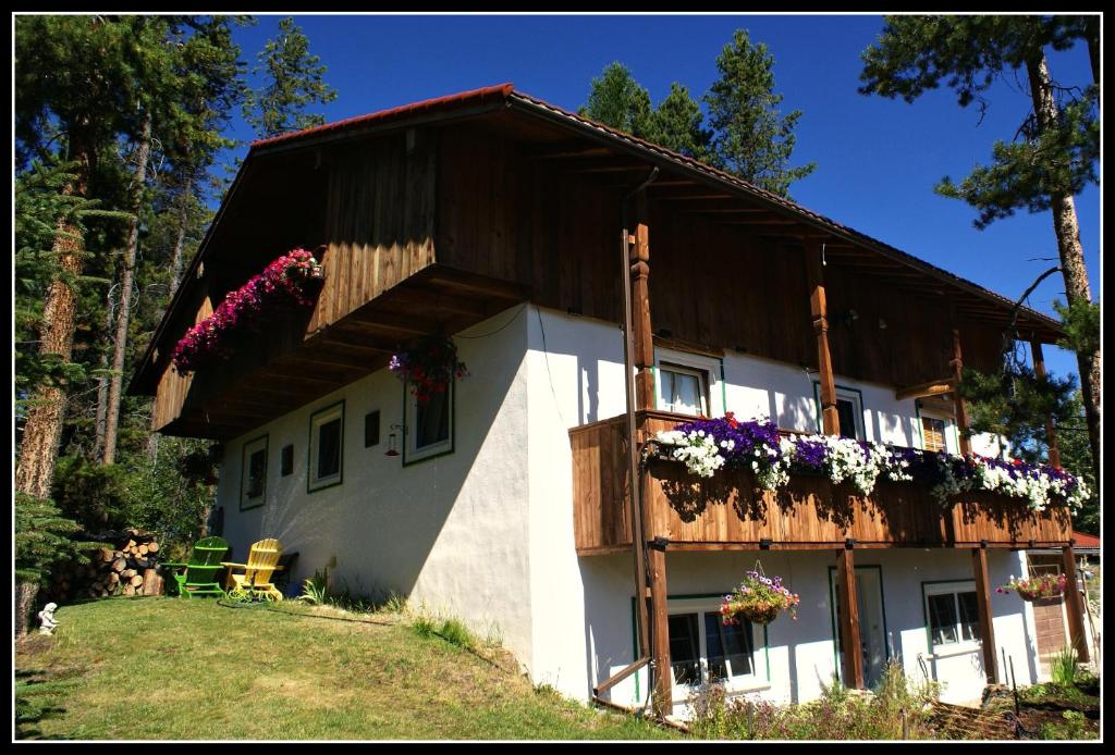 Alpenglow Bed and Breakfast photo 1