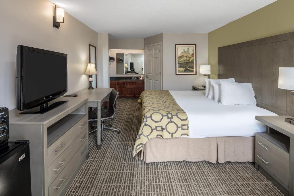 Baymont by Wyndham Cleveland photo 1