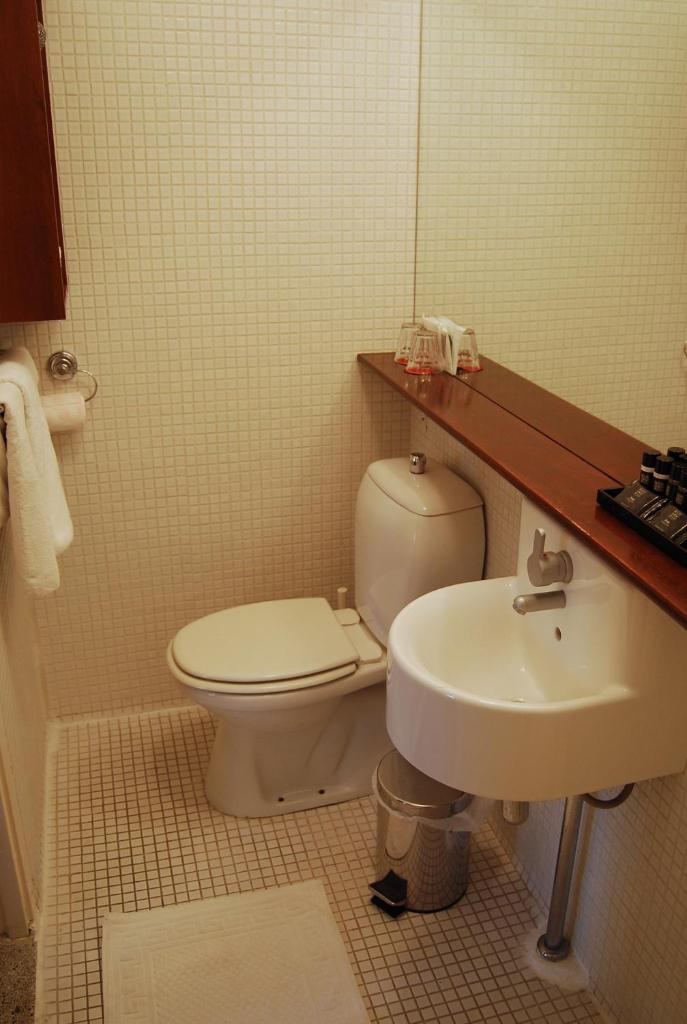 Двухместный (Двухместный номер с 2 отдельными кроватями, вид на канал), Amsterdam House Hotel Eureka