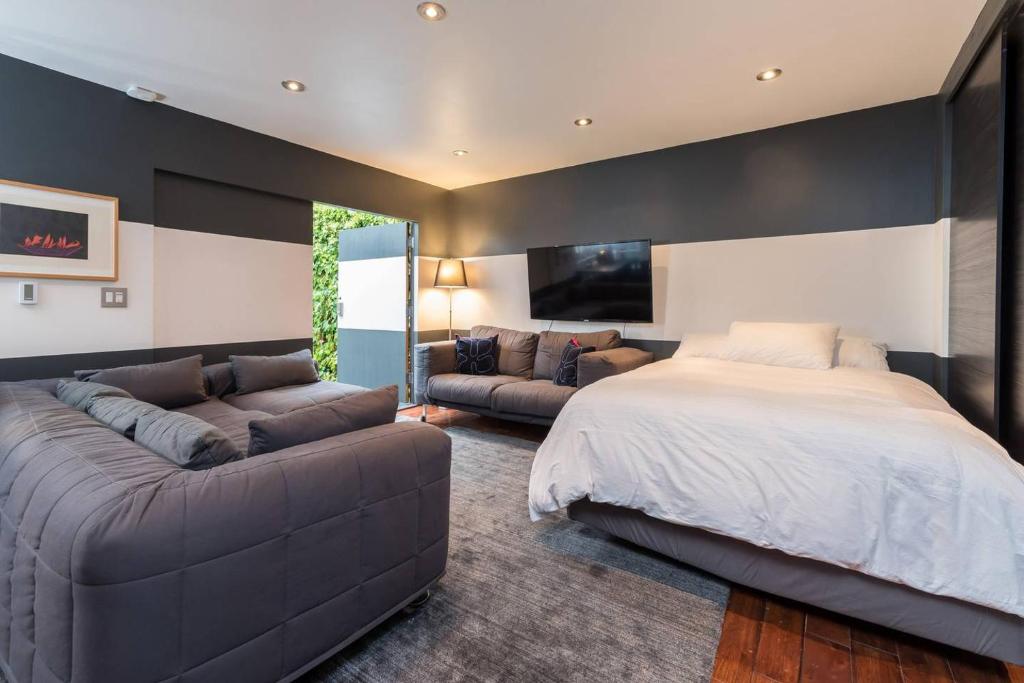 Palo Alto Cottage by Stanford & Tech Companies photo 2