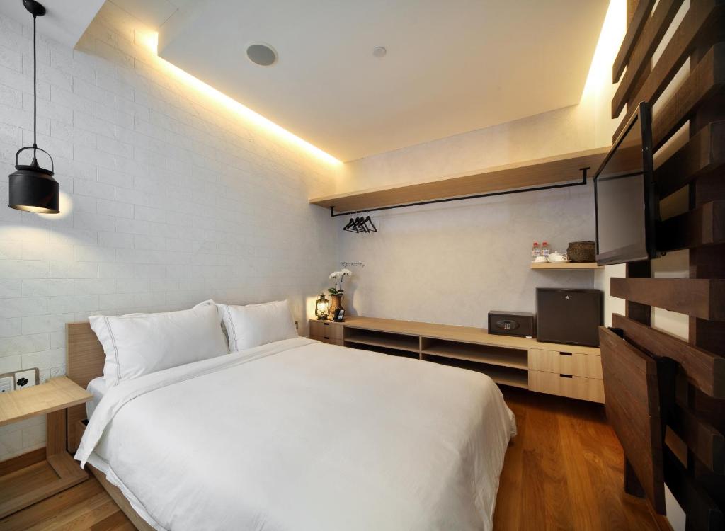 Двухместный (Улучшенный двухместный номер (без окон)), Hotel Clover 769 North Bridge Road