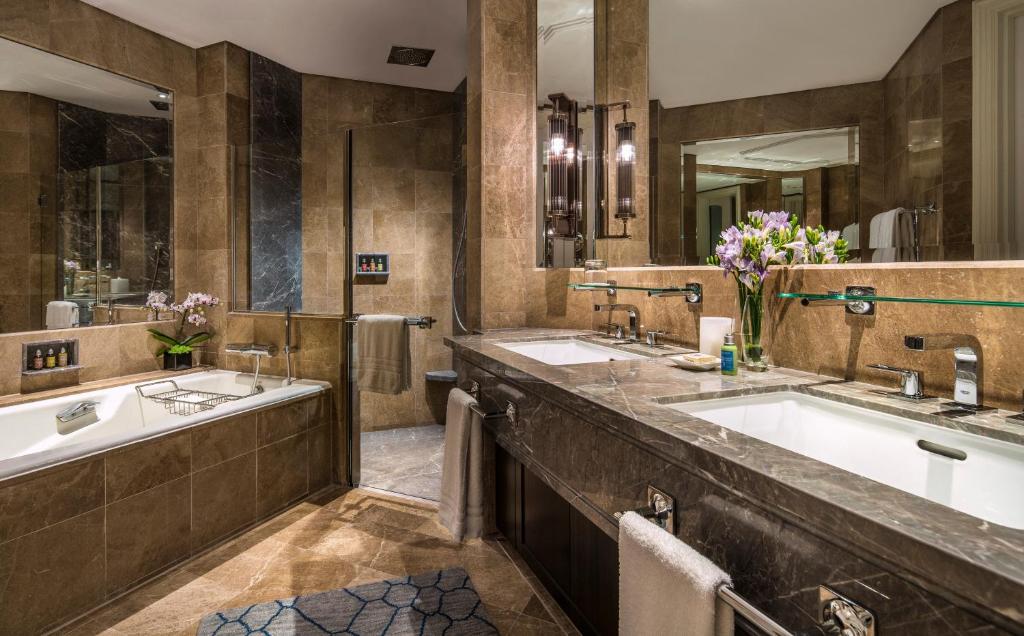 Двухместный (Номер Делюкс с кроватью размера «king-size»), Four Seasons Hotel Singapore