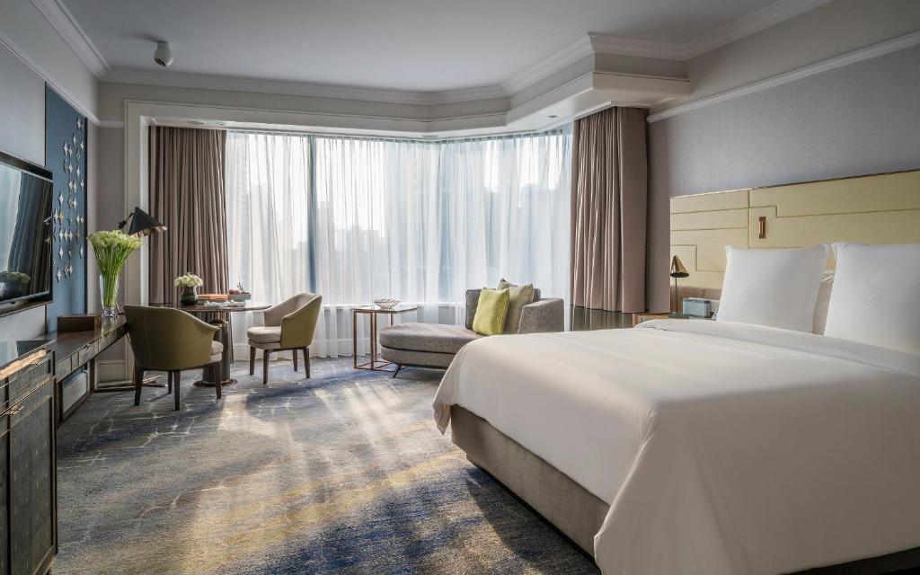 Двухместный (Номер «Премьер» с кроватью размера «king-size»), Four Seasons Hotel Singapore