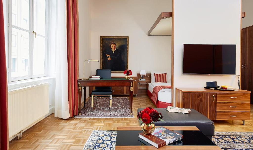 Двухместный (Улучшенный двухместный номер с 1 кроватью), Derag Livinghotel an der Oper