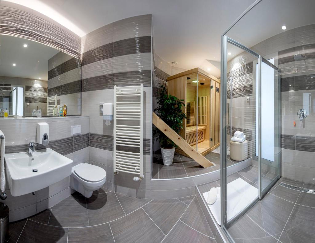 Hotel Varazdin photo 2