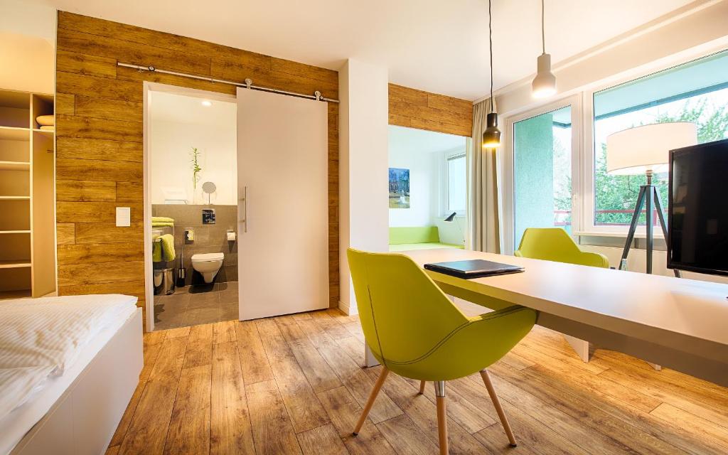 Одноместный (Одноместный номер «Комфорт» с балконом и видом на сад), Hotel Carolinenhof