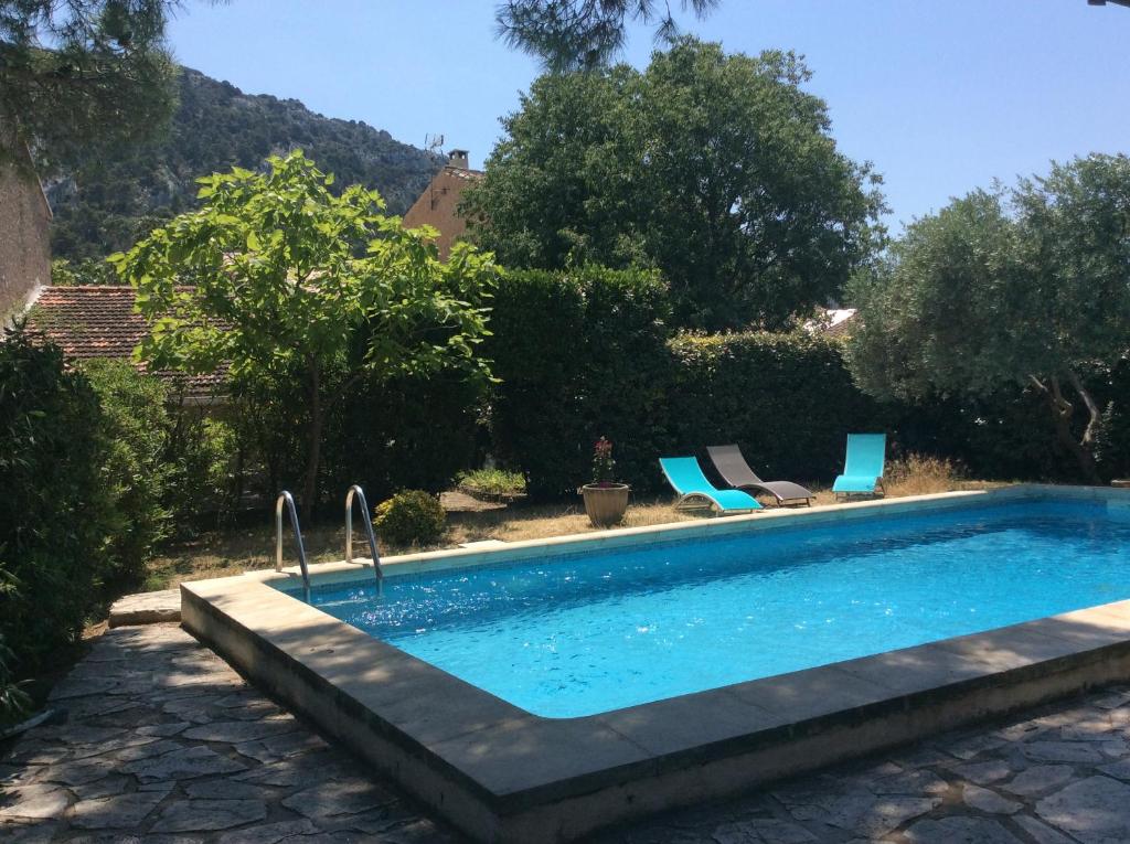 Maison Daumas Billard Français et Piscine