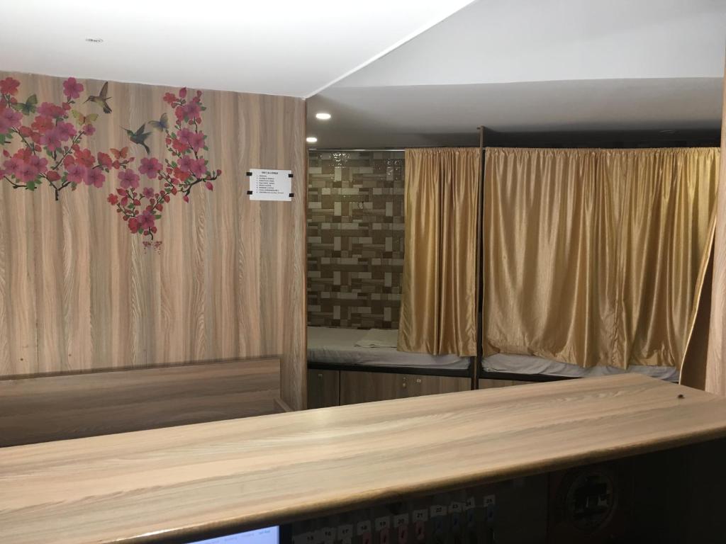 Номер (Односпальная кровать в общем номере с 10 кроватями), golden dormitory