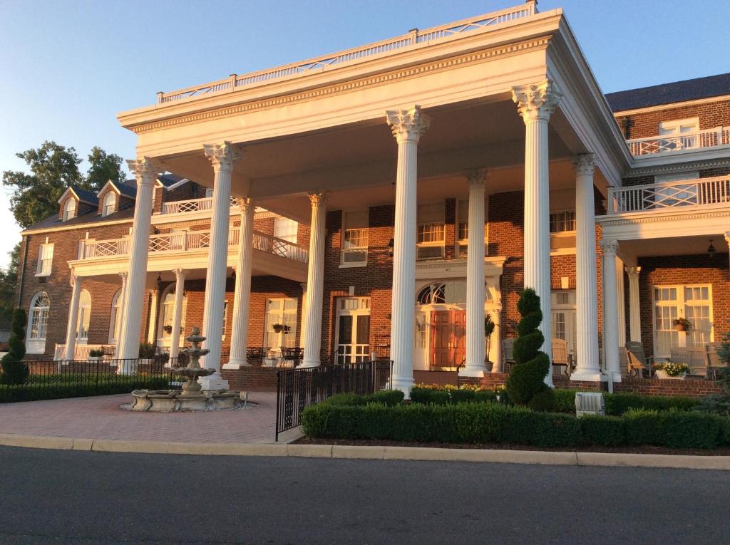 Mimslyn Inn Historic Hotels Of America image