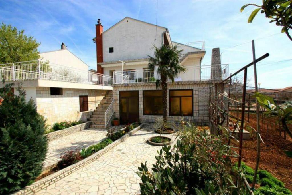 Apartments Marijela photo 2