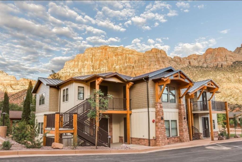 Watchman Villas image
